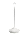 Zafferano Pina Pro Wiederaufladbare LED Tischlampe Weiss. Kompakte, weiße Tischlampe, die als mobile LED-Lichtquelle dient.