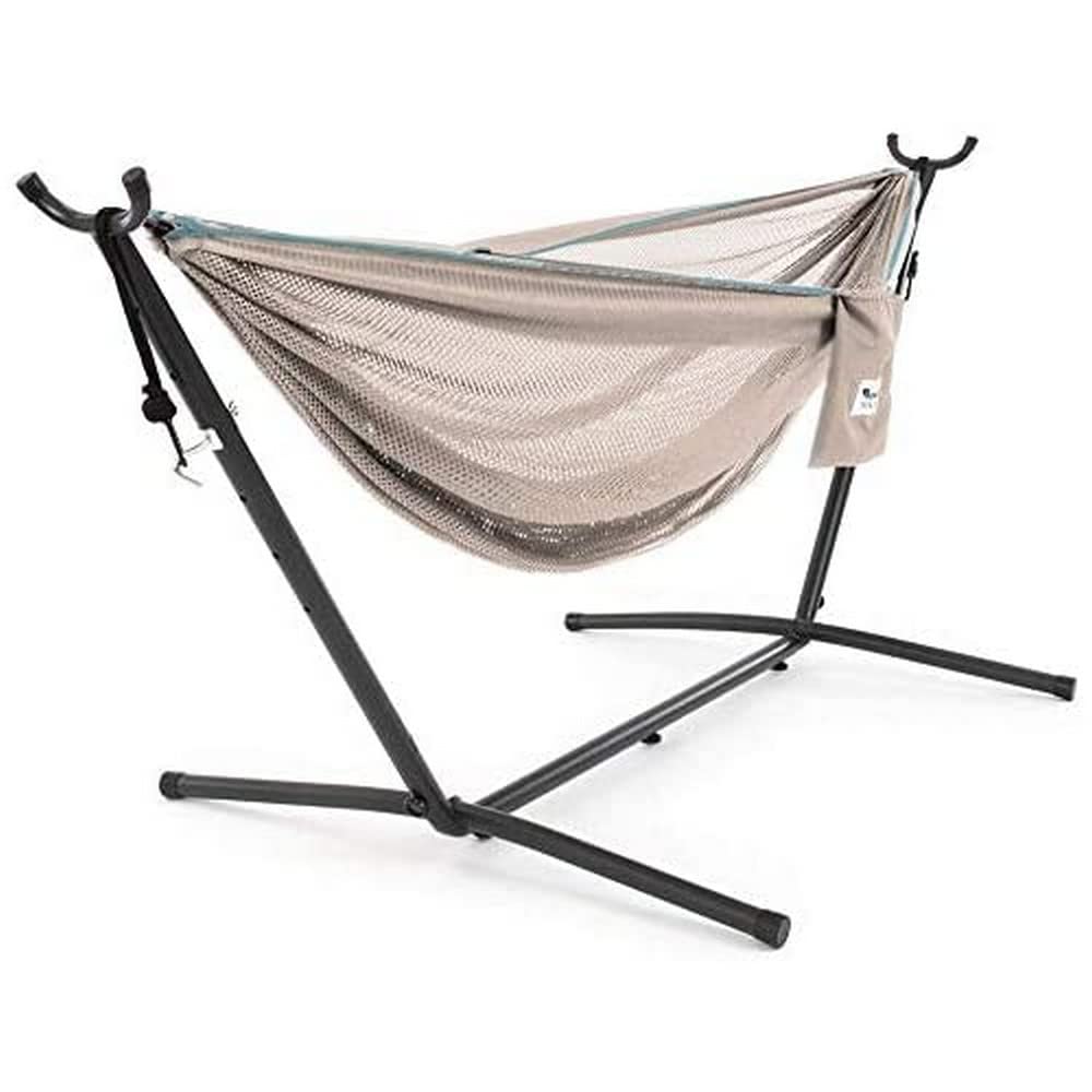 Vivere Mesh-Hängematte mit Gestell 280cm - Sand/Sky. Netzgewebe in Sand und Himmelblau mit stabilem Gestell zum Entspannen im Freien.