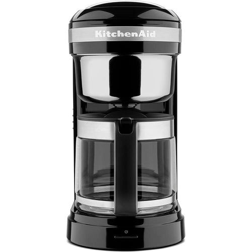KitchenAid Filterkaffeemaschine: Kompaktes Gerät mit Edelstahlgehäuse und Glaskanne. Brüht aromatischen Filterkaffee.