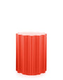 Kartell Colonna Hocker / Beistelltisch: Roter, säulenförmiger Technopolymer-Hocker. Dient als Sitzgelegenheit oder Ablage.