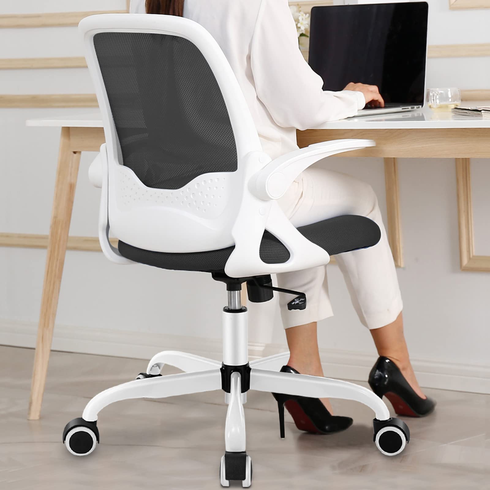 KERDOM Bürostuhl 933C Ergonomisch Mesh klappbare Armlehnen - Weiss. Ergonomischer Bürostuhl für komfortables, langes Sitzen im Büro.