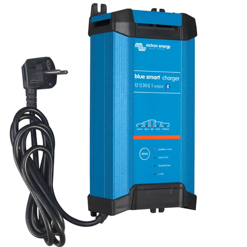 Victron Energy Blue Smart Batterieladegerät 12V 30A - Bluetooth. Blaues, kompaktes Ladegerät lädt 12V Batterien. Bluetooth-fähig.