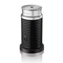 Nespresso Aeroccino 3 Milchaufschäumer - Schwarz. Zylindrischer, schwarzer Milchaufschäumer zur Zubereitung von kaltem oder warmem Milchschaum per Induktion.