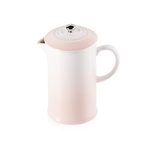 Le Creuset Kaffeebereiter Steinzeug Shell Pink. Zylindrische French Press in zartem Rosa. Bereitet bis zu 8 Tassen Kaffee durch manuelles Brühen mit einem Edelstahlsieb.
