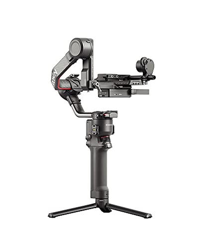 DJI RS 2 Pro Gimbal - Stabilisator Combo: Schwarzer, handgeführter 3-Achsen-Gimbal. Stabilisiert Kameras für ruckelfreie Filmaufnahmen bei professionellen Video-Produktionen.
