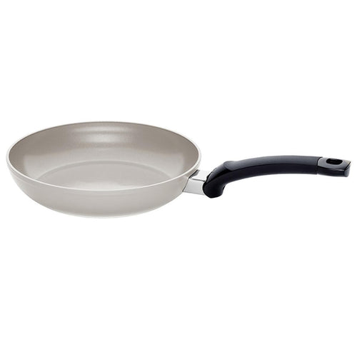 Fissler Ceratal Classic Bratpfanne Keramik Ø 28 cm Grau Induktion. Runde graue Pfanne zum Braten auf Induktionsherden.