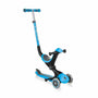 GLOBBER GO-UP Deluxe 3-in-1 Dreirad - Hellblau. Helles, blaues Dreirad mit Sitz. Dient als Laufrad, Dreirad und Roller für Kinder.
