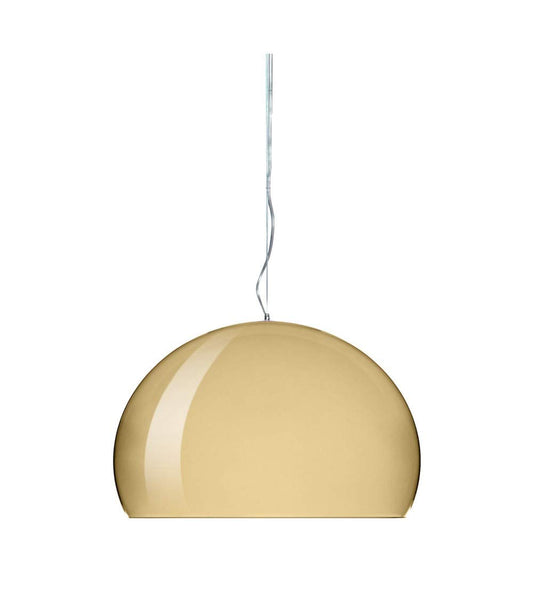 Kartell FL/Y Pendelleuchte aus Polycarbonat - Gold. Goldene, halbkugelförmige Polycarbonat-Hängeleuchte zur Allgemeinbeleuchtung.