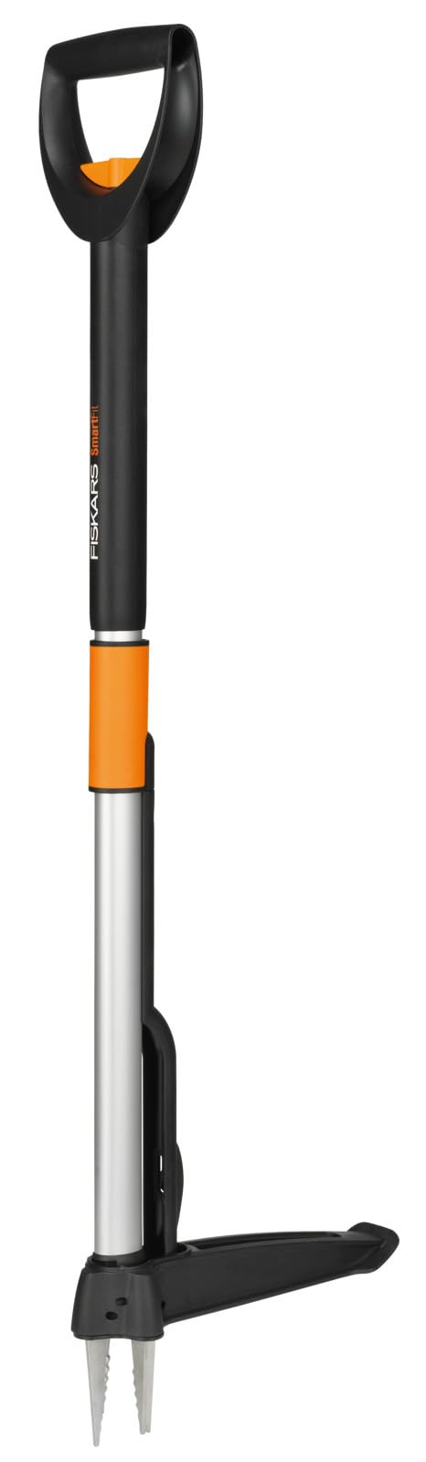Fiskars Smart-Fit Teleskop-Unkrautstecher Schwarz/Orange. Langstieliges Gerät mit Auslösemechanismus und Greifzinken zur rückenschonenden Unkrautentfernung.