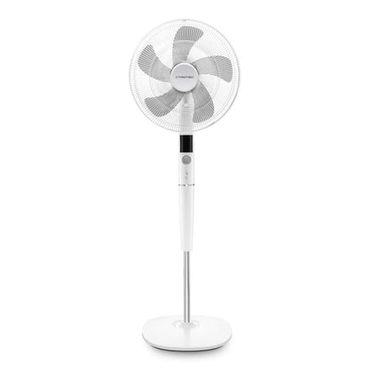 TROTEC TVE 26 S Standventilator – Ø 40 cm, höhenverstellbar. Ein runder Standventilator in typischer Gerätefarbe erzeugt kühlenden Luftstrom zur Raumluftzirkulation.