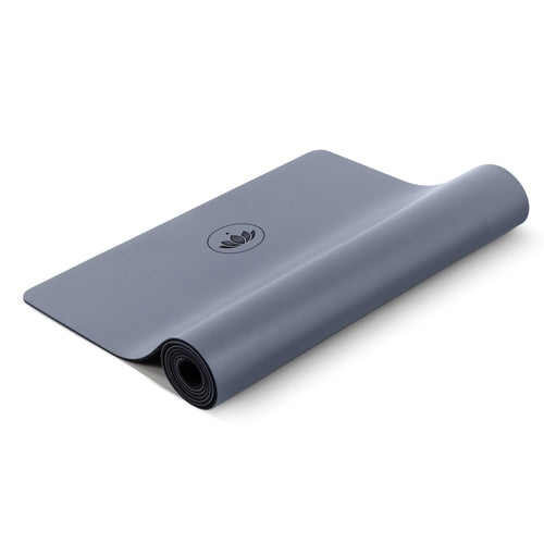 LOTUSCRAFTS Yogamatte Naturkautschuk rutschfest – Indigo Dust. Blaue, rutschfeste Matte aus Naturkautschuk für Yoga und Pilates.