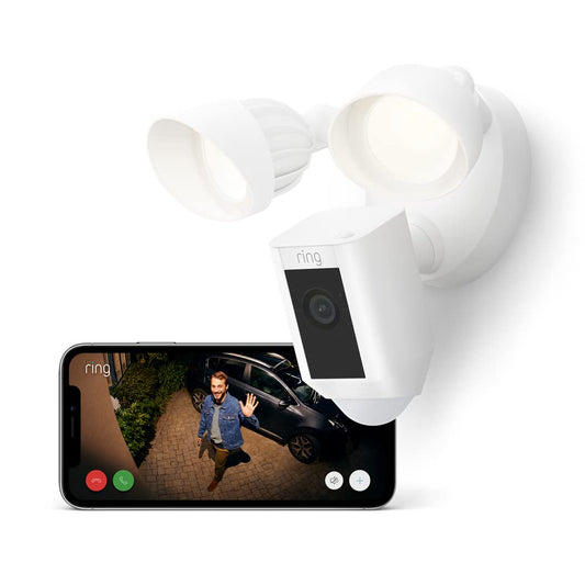 Ring Flutlichtkamera Plus Kabel – WLAN Aussenkamera. Aussenkamera mit Flutlichtern. Überwacht per WLAN Aussenbereiche und beleuchtet bei Bewegung.