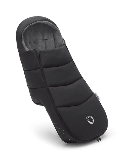 Bugaboo Ganzjahres Fussack Kinderwagen Fusswärmer – Midnight Black, ein länglicher, schwarzer Fußsack. Er hält Kinderfüße im Kinderwagen warm.
