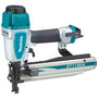 Makita AT1150A – Professioneller Druckluft-Tacker für Klammern. Blauer Tacker mit schwarzem Griff zur Befestigung von Klammern.