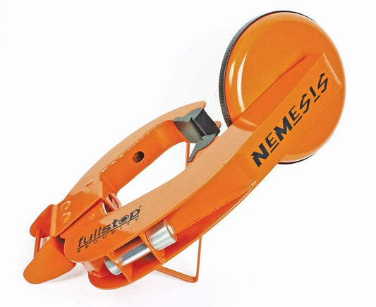 FullstopSecurity Nemesis Radkralle. Gelb, umschließt das Rad. Dient als Wegfahrsperre zum Diebstahlschutz von Fahrzeugen.