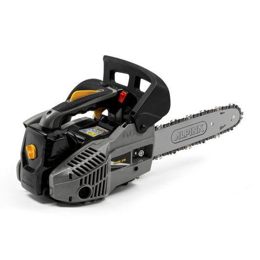 Alpina Benzin-Astsäge APR 25 - 25cm (10") Schnittlänge. Rot-schwarze Stab-Motorsäge zum sicheren Entasten hoher Äste vom Boden aus.