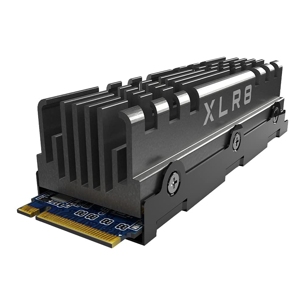 PNY XLR8 CS3040 M.2 NVMe SSD - Gen4 x4 mit Heatsink 1TB. Schwarze M.2-SSD mit silbernem Heatsink, speichert Daten extrem schnell in PCs.