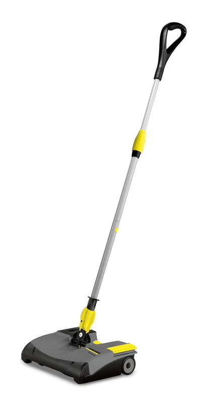Kärcher EB 30/1 Li-Ion Elektrobesen - Kabellos Profi, gelb-schwarz mit rotierender Bürste. Zum schnellen Kehren von Hartböden und Teppichen.