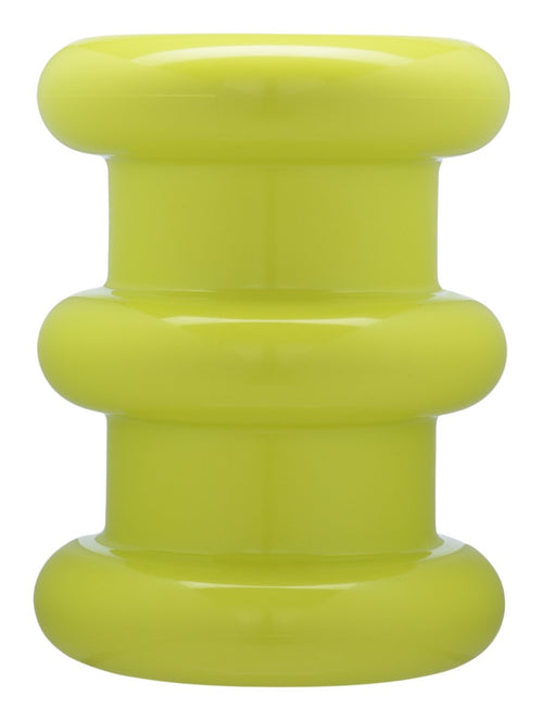 Kartell Hocker – Grünes Design Sitzmöbel aus Kunststoff. Dient als Sitzgelegenheit oder kompakter Beistelltisch.