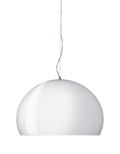 Kartell FL/Y Pendelleuchte - Weiss Undurchsichtig Glänzend. Glänzende, weiße Kuppelleuchte zur Deckenmontage. Sorgt für diffuse Raumbeleuchtung.