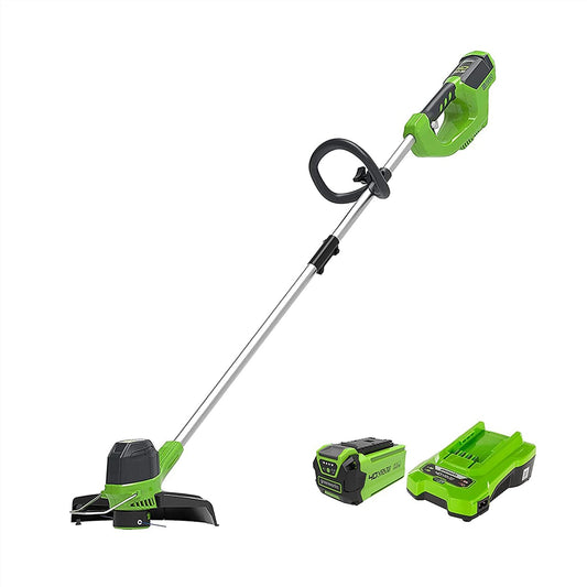 Greenworks G40LTK2 Akku Rasentrimmer 40V 30cm Set: Grün-schwarzes Gerät mit 30cm Schnittbreite. Trimmt Rasenkanten präzise.