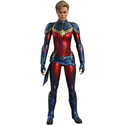 Hot Toys Captain Marvel 1:6 Sammlerfigur - Avengers: Endgame, detaillierte Actionfigur in rot-blauem Anzug zum Sammeln und Ausstellen.