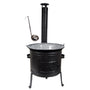 Gulaschkessel Set 30L – Ungarischer Ofen 39: Schwarzer 30L Kessel auf zylindrischem Ofen. Für Outdoor-Kochen von Gulasch und Eintöpfen über Feuer.