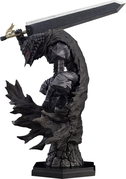 Pop Up Parade Berserk Guts Figur – Berserker Rüstung. Guts als Statuette in schwarzer Rüstung, bedrohliche Pose mit Drachenslayer. Zur Vitrine.