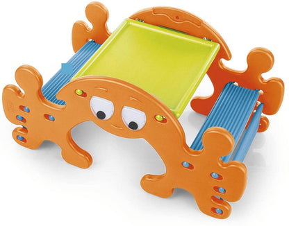 Feber Geist Picknicktisch Kindertisch – Famosa 800010242: Kindertisch mit integrierten Bänken. Zum Essen und Spielen draußen.
