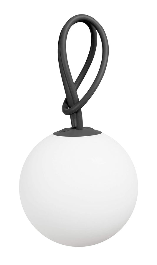 Fatboy bolleke Tragbare Outdoor LED-Leuchte - Anthracite. Runde, anthrazitfarbene LED-Leuchte zum mobilen Beleuchten und Aufhängen im Außenbereich.