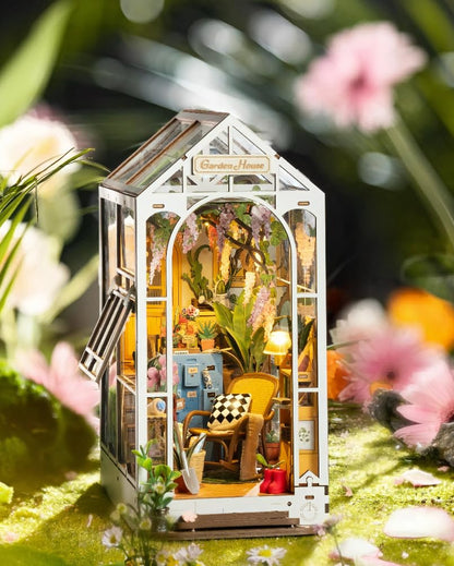 Rolife Book Nook Kit, DIY Miniaturhaus aus Holz mit LED-Licht