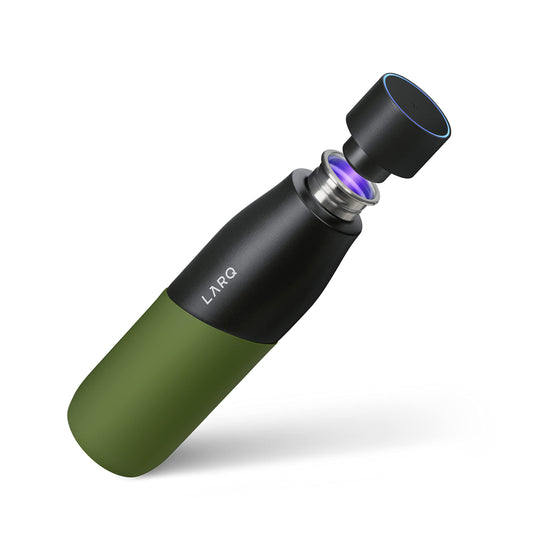 LARQ Movement PureVis 710ml UV-Trinkflasche - Black/Pine, schwarz-grün: Reinigt Wasser per PureVis UV-C; selbstreinigend.