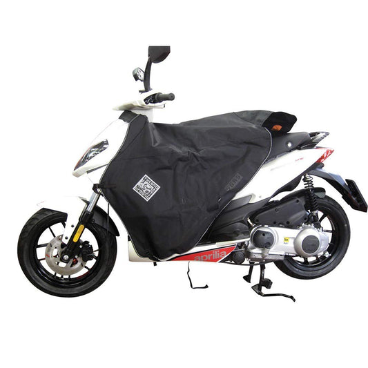 Tucano Urbano R017X Beinschutz für Roller – Wasserdicht. Konturierter, wasserdichter Beinschutz für Roller. Schützt Beine vor Regen und Kälte.