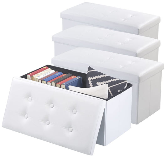 infactory 4er-Set Faltbare Sitz-Truhen 80L Stauraum weiss. Vier weiße, würfelförmige Truhen für Stauraum und Sitzgelegenheiten.