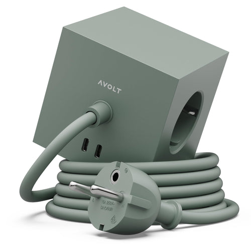Avolt Würfel Steckdosenleiste - Oak Green USB-C 1.8m. Grüner Würfel mit Schutzkontakt- & USB-C-Anschlüssen für Stromversorgung & Laden.