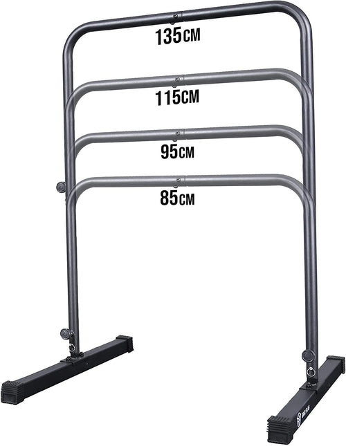 Eric Flag Calisthenics Station – 4-fach Höhenverstellbar freistehend. Schwarze Stahlkonstruktion mit höhenverstellbarer Klimmzugstange. Für Pull-ups, Dips und Bodyweight-Training.