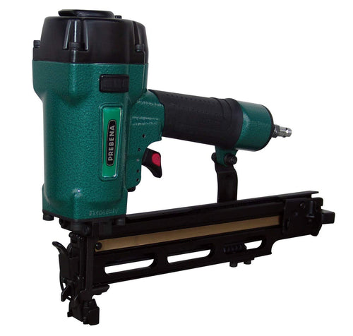 Prebena 4C-Z50 Druckluftnagler für Bau und Handwerk. Grauer, robuster Nagler schlägt Nägel präzise für Holzverbindungen ein.