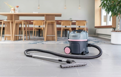 Nilfisk VP300 Pink HEPA Gewerbesauger - Sonderedition