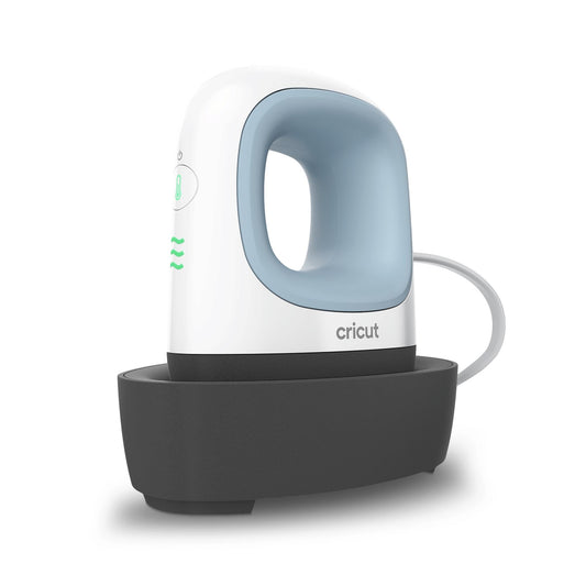 Cricut EasyPress Mini Kompakte Heizpresse für Bügelfolie - Zen Blue. Bügeleisenförmige, Zen-blaue Heizpresse zur präzisen Applikation von Bügelfolie.