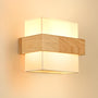 Gleonlux Wandleuchte Holz Innen, Vintage Wandlampe mit E14 Fassung, quadratischer weisser Stoffschirm, Eichenholzkorpus