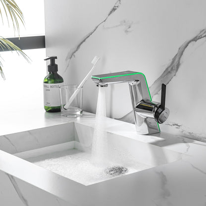 LakeBayMZC Waschtischarmatur LED Temperaturanzeige – Chrom 130mm. 130mm hoher Einhebelmischer mit LED für Wassertemperaturanzeige.