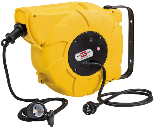 Brennenstuhl Kabeltrommel Automatik IP44 - 16+2m, gelb. Gelbe Kabeltrommel mit Automatik zum Aufrollen für mobile Stromversorgung außen.