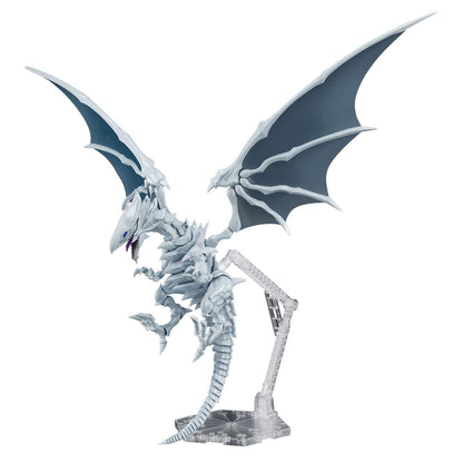 YU-GI-OH Figure-Rise Standard Amp. Blue-Eyes White Dragon Modellbausatz. Weißer, detaillierter Bausatz zur Montage einer beweglichen Drachenfigur.