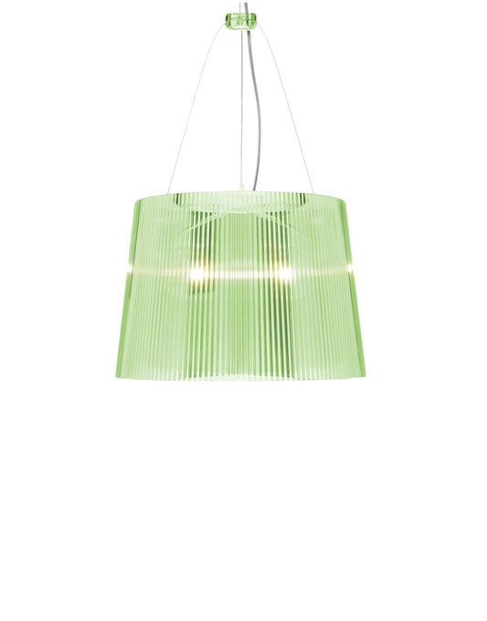 Kartell Gè Hängelampe Grün, mit grünem, transluzentem, glockenförmigem Schirm. Pendelleuchte zur Beleuchtung von Wohnräumen.