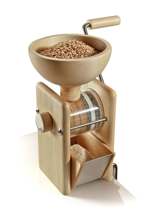 KoMo Handmühle Holz: Kompakte, hellbraune Holzmühle zum Mahlen von Getreide zu frischem Mehl.