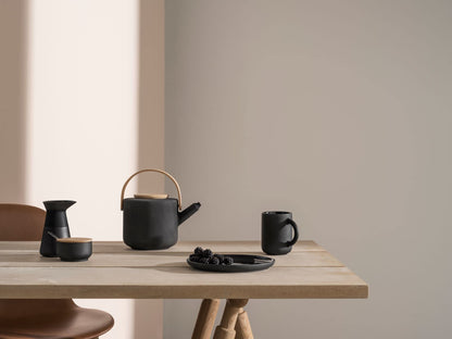 Stelton Theo Teekanne – Skandinavisches Design Schwarz/Braun