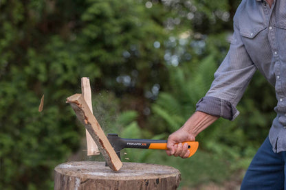Fiskars Universalaxt X7-XS mit Klingen- und Transportschutz, 35,5 cm