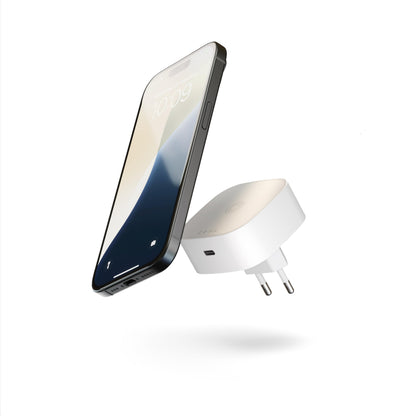 Zens Wireless Charging EU Power Adapter MagSafe Qi Ladegerät 15 W in Weiss mit USB-C-Anschluss