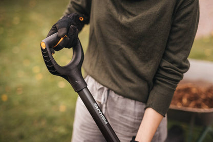 Fiskars Gärtnerspaten spitz, Ergonomic, Borstahl, 125 cm