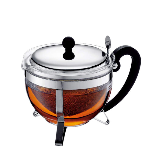 Bodum CHAMBORD Teebereiter 1.0L Edelstahl glänzend. Zylindrische Teekanne aus Edelstahl mit Pressfilter. Brüht losen Tee durch Herunterdrücken des Filters.
